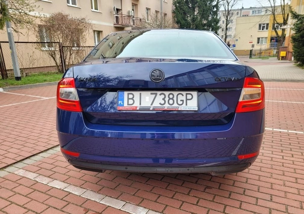 Skoda Octavia cena 39900 przebieg: 231924, rok produkcji 2017 z Białystok małe 211